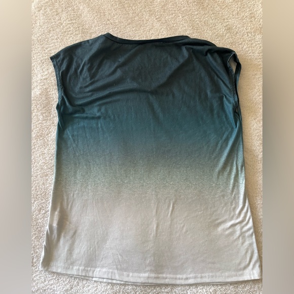 Gradient Teal and White Women's Top Size Medium - Picture 3 of 10